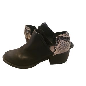 Boots By BC - BORN IN CALIFORNIA - black & snakeskin ankle booties 6.5